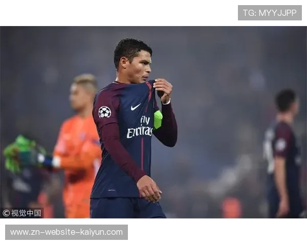 欧冠主题交响乐《冠军之心》巴黎首演，融汇各队队歌旋律。